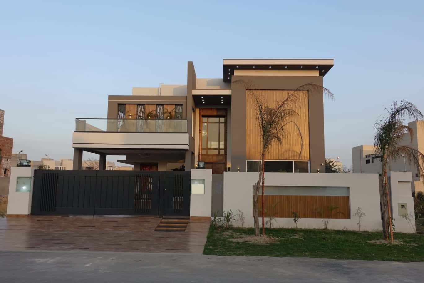 1 Kanal (20 Marla) Semi-Furnished Luxury House for Sale in DHA Phase 7 – Full Basement | Home Theater |