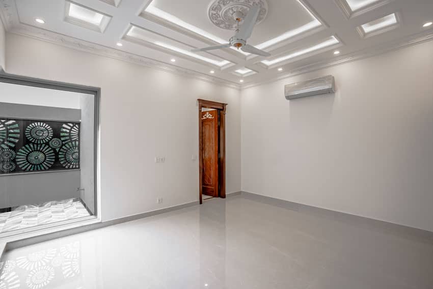 1 Kanal Semi-Furnished House For sale in DHA Lahore | OH-0019 32