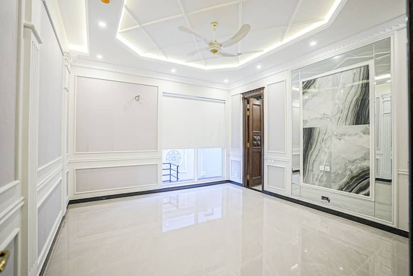 1 Kanal Un-Furnished House For sale in DHA Lahore | OH-0033 13