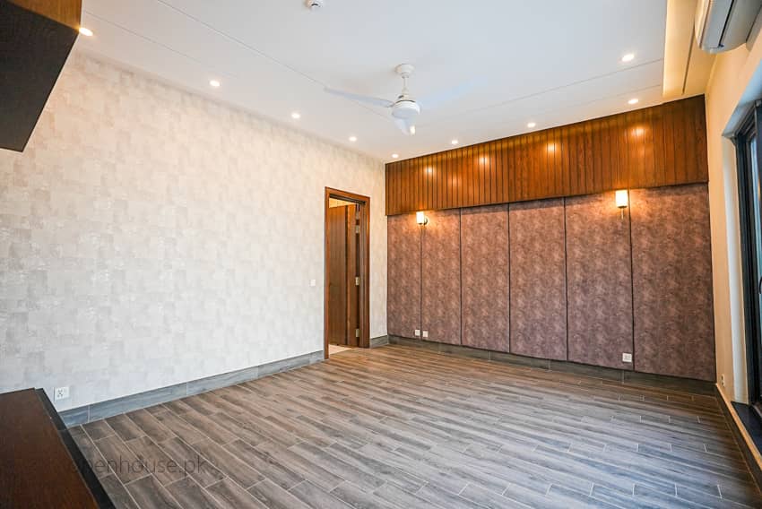 1 Kanal Semi-Furnished House For sale in DHA Lahore | OH-0036 32