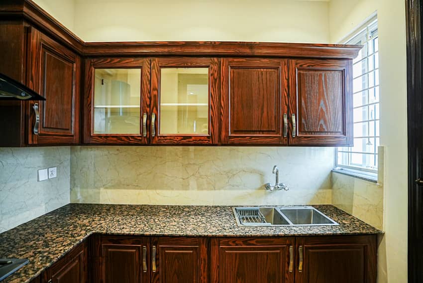 1 Kanal Semi-Furnished House For sale in DHA Lahore | OH-0043 10