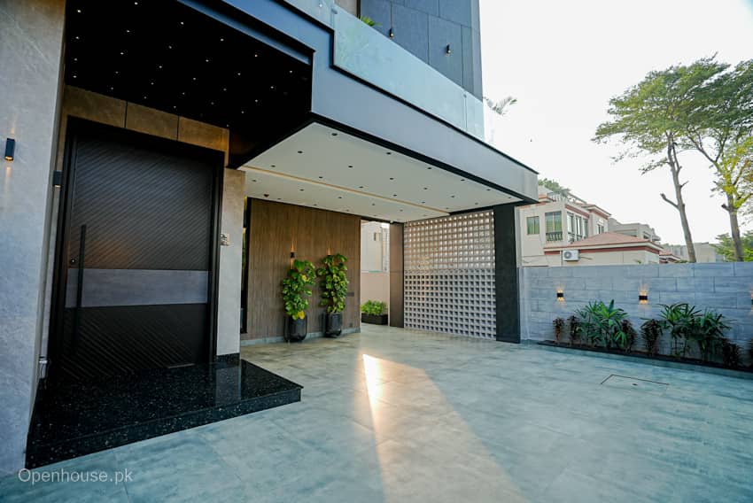 1 Kanal Semi-Furnished House with Basement & Cinema For sale in DHA Lahore | OH-0045 3