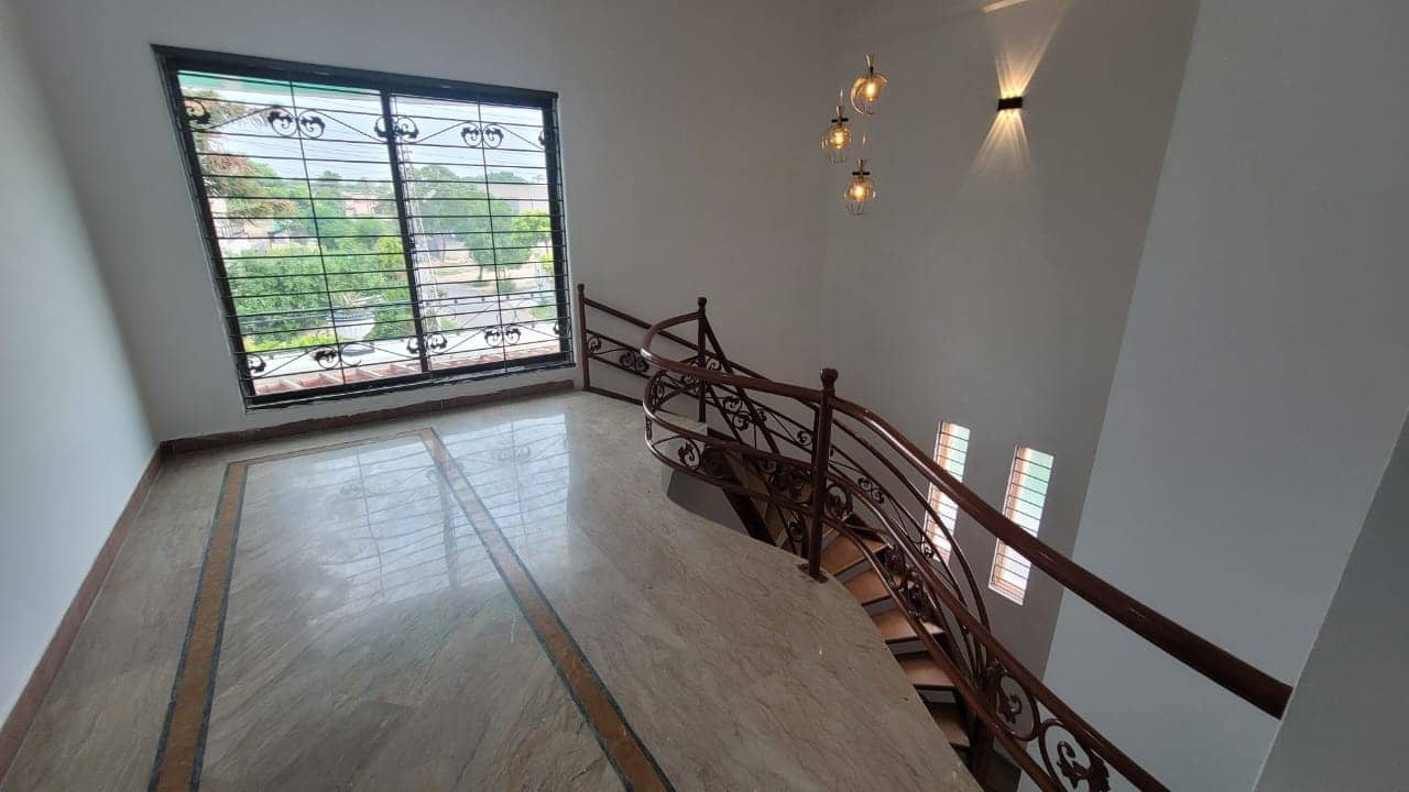 1 Kanal Used House For sale in DHA Lahore | OH-0048 13