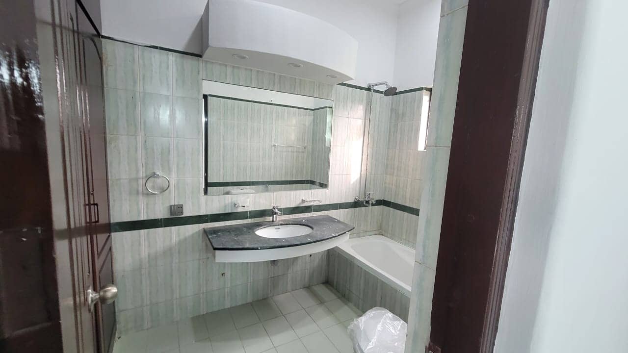 1 Kanal Used House For sale in DHA Lahore | OH-0048 15