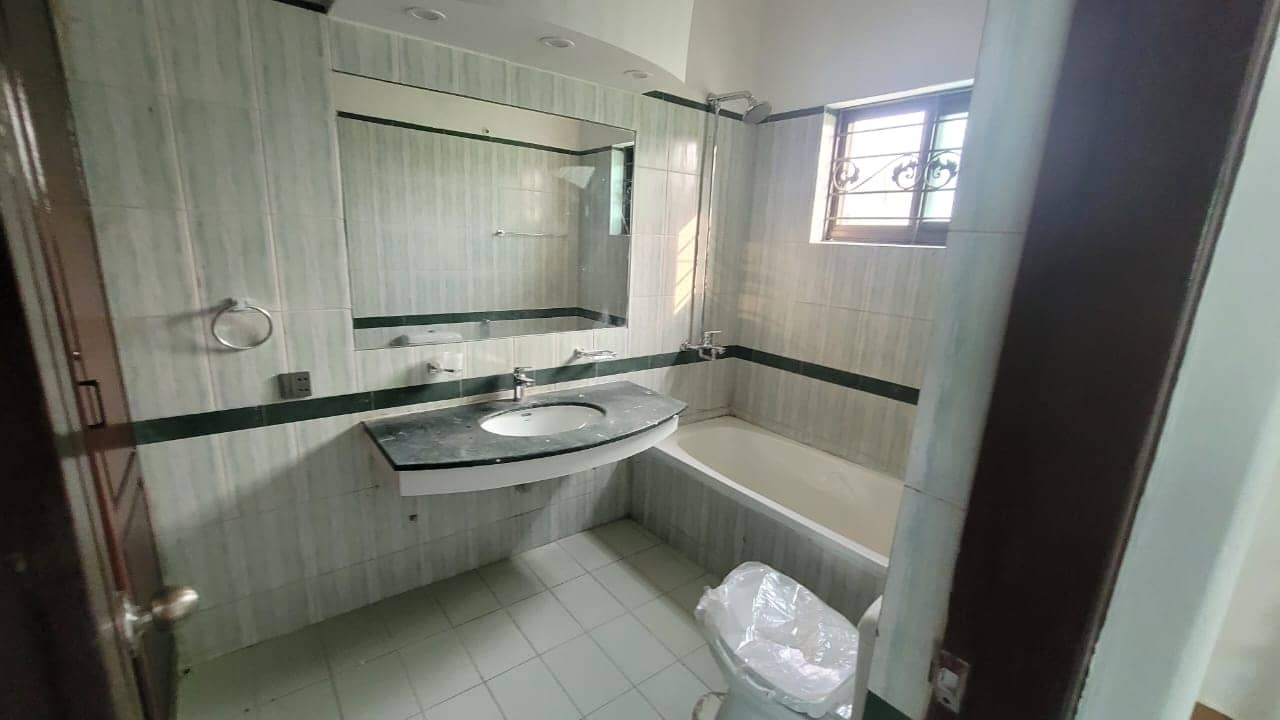 1 Kanal Used House For sale in DHA Lahore | OH-0048 16