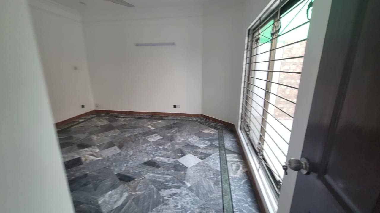 1 Kanal Used House For sale in DHA Lahore | OH-0048 17