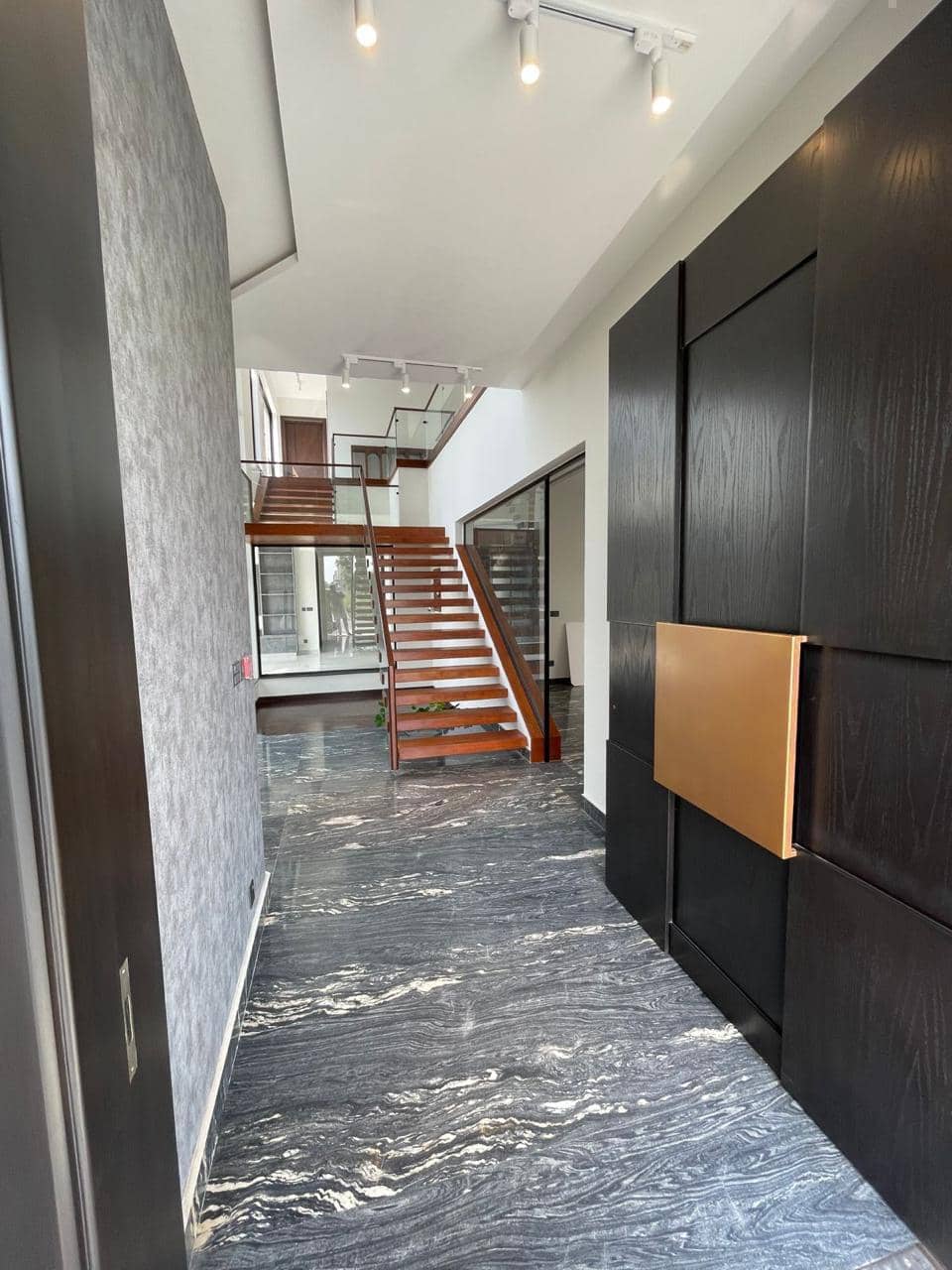 [VERIFIED] 1 Kanal Semi-Furnished Home with Waterfall & Electric Appliances – DHA Phase 7, Lahore 10