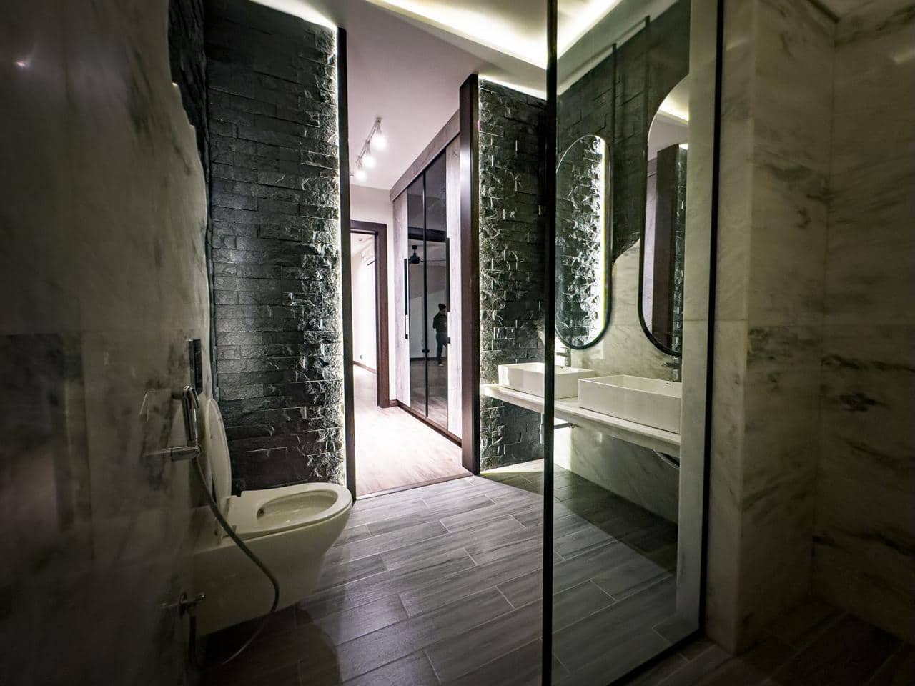 [VERIFIED] 1 Kanal Semi-Furnished Home with Waterfall & Electric Appliances – DHA Phase 7, Lahore 12