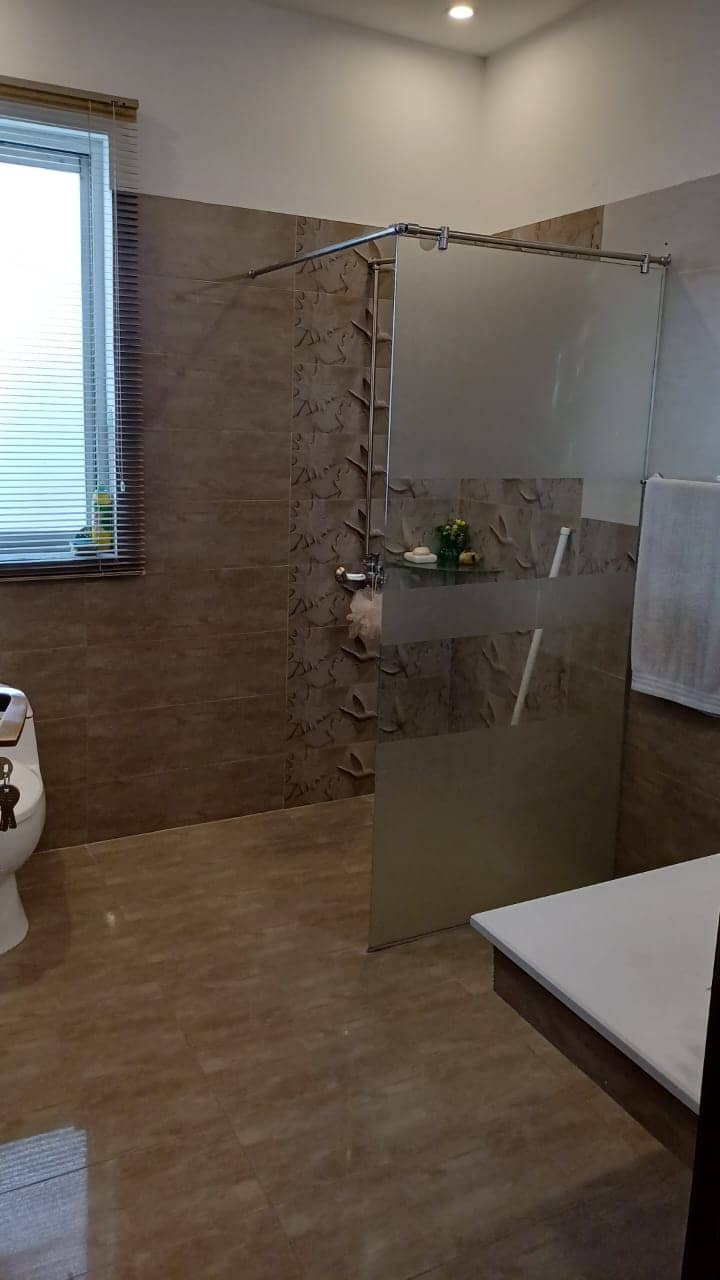 20 Marla Used House for Sale in DHA Phase 8 Lahore – 2 Side Open with Basement 11