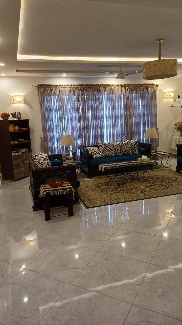 20 Marla Used House for Sale in DHA Phase 8 Lahore – 2 Side Open with Basement 12