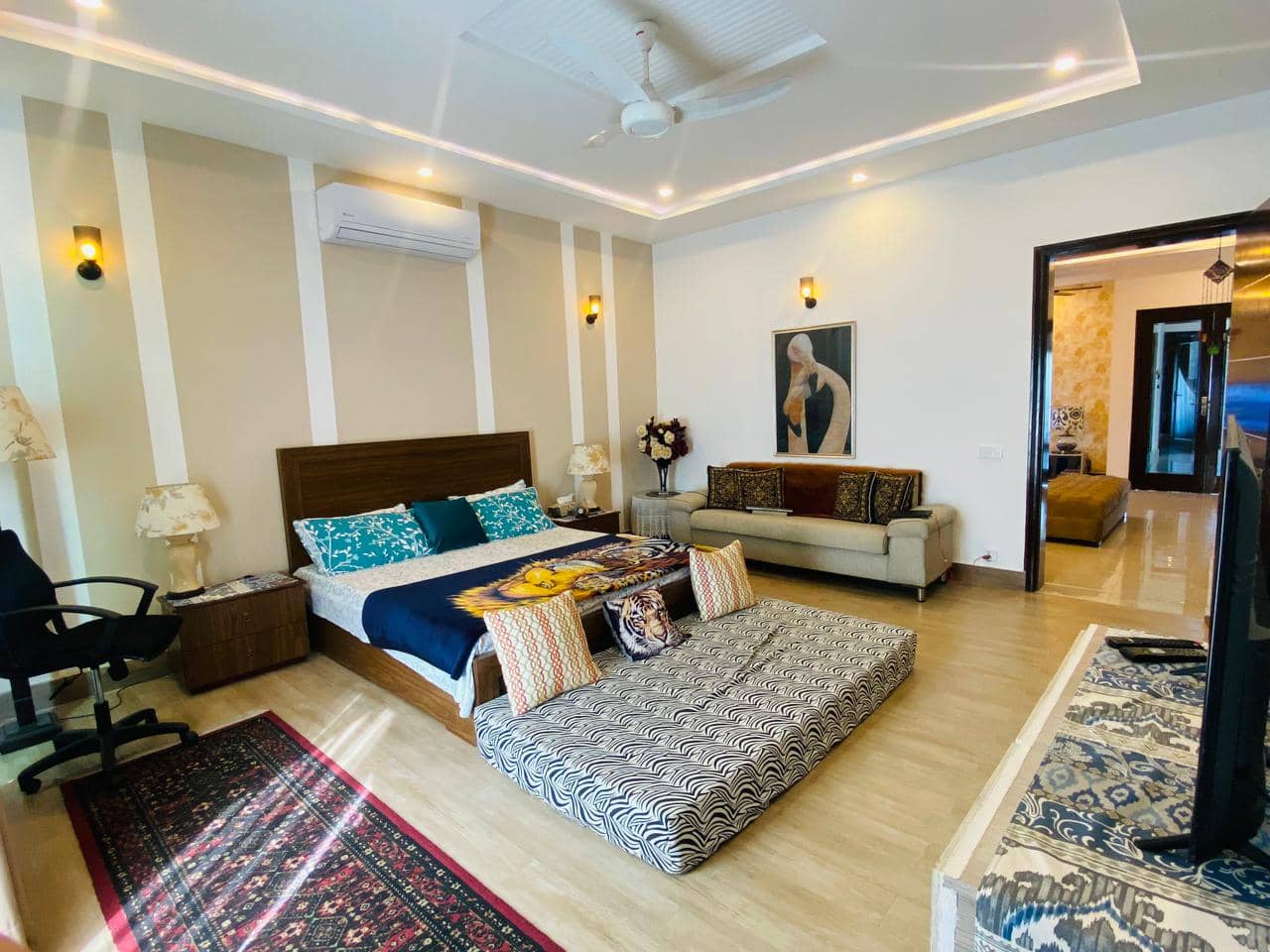 20 Marla Used House for Sale in DHA Phase 8 Lahore – 2 Side Open with Basement 60