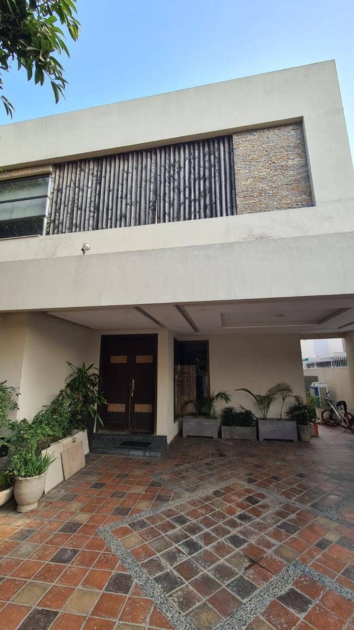 20 Marla Used House for Sale in DHA Phase 5 Lahore 3