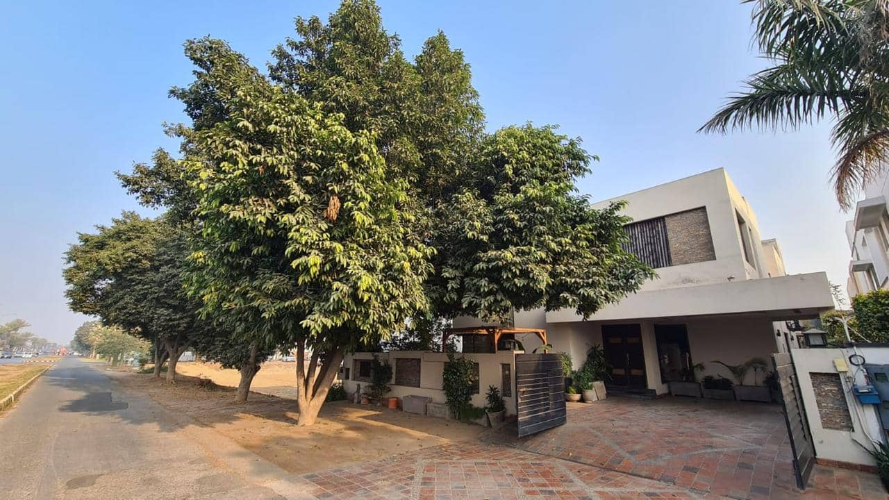 20 Marla Used House for Sale in DHA Phase 5 Lahore 6