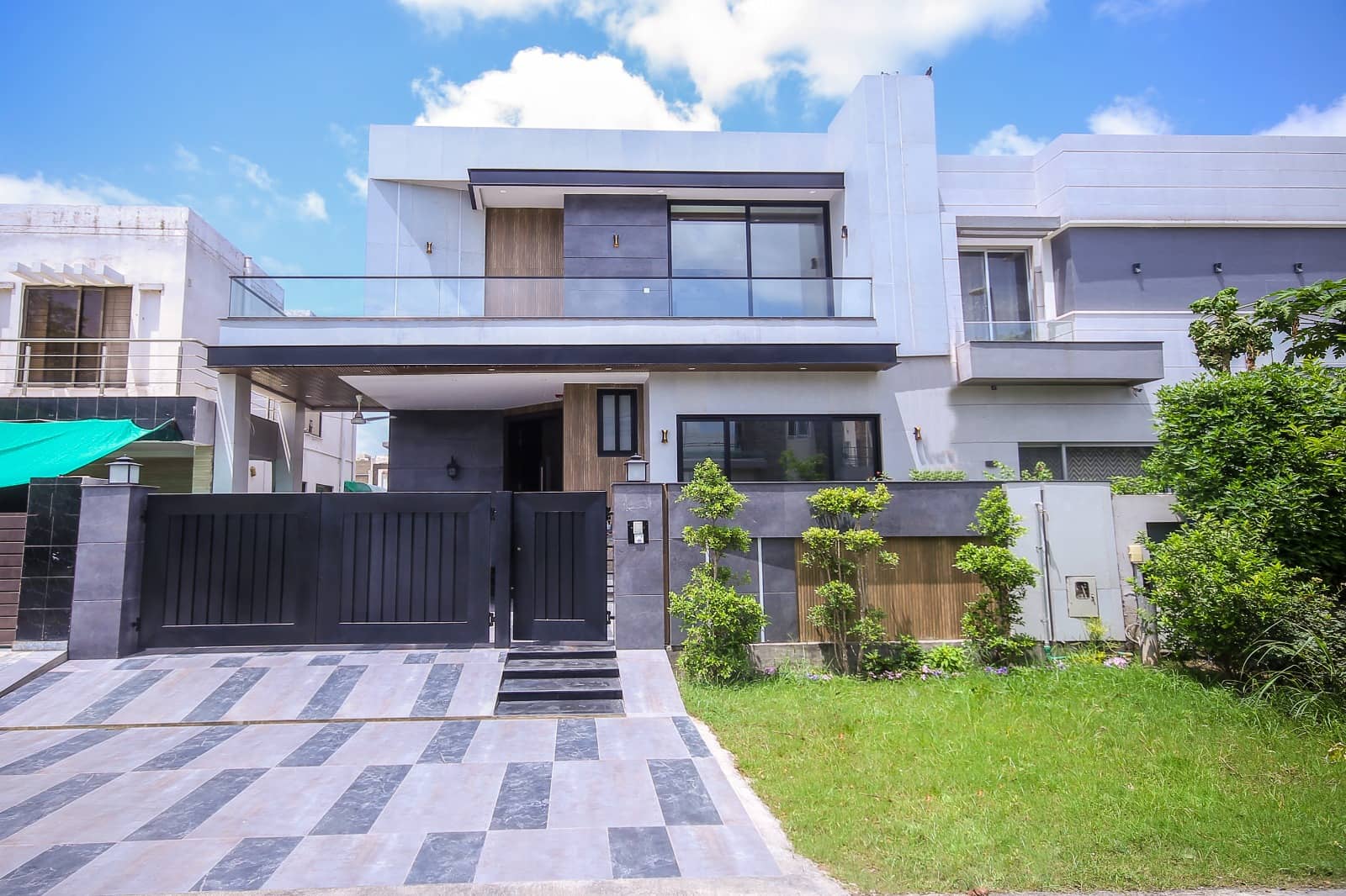 10 Marla Brand New House for Sale in DHA Phase 5 Lahore – Full Basement & 5 Bedroom 1