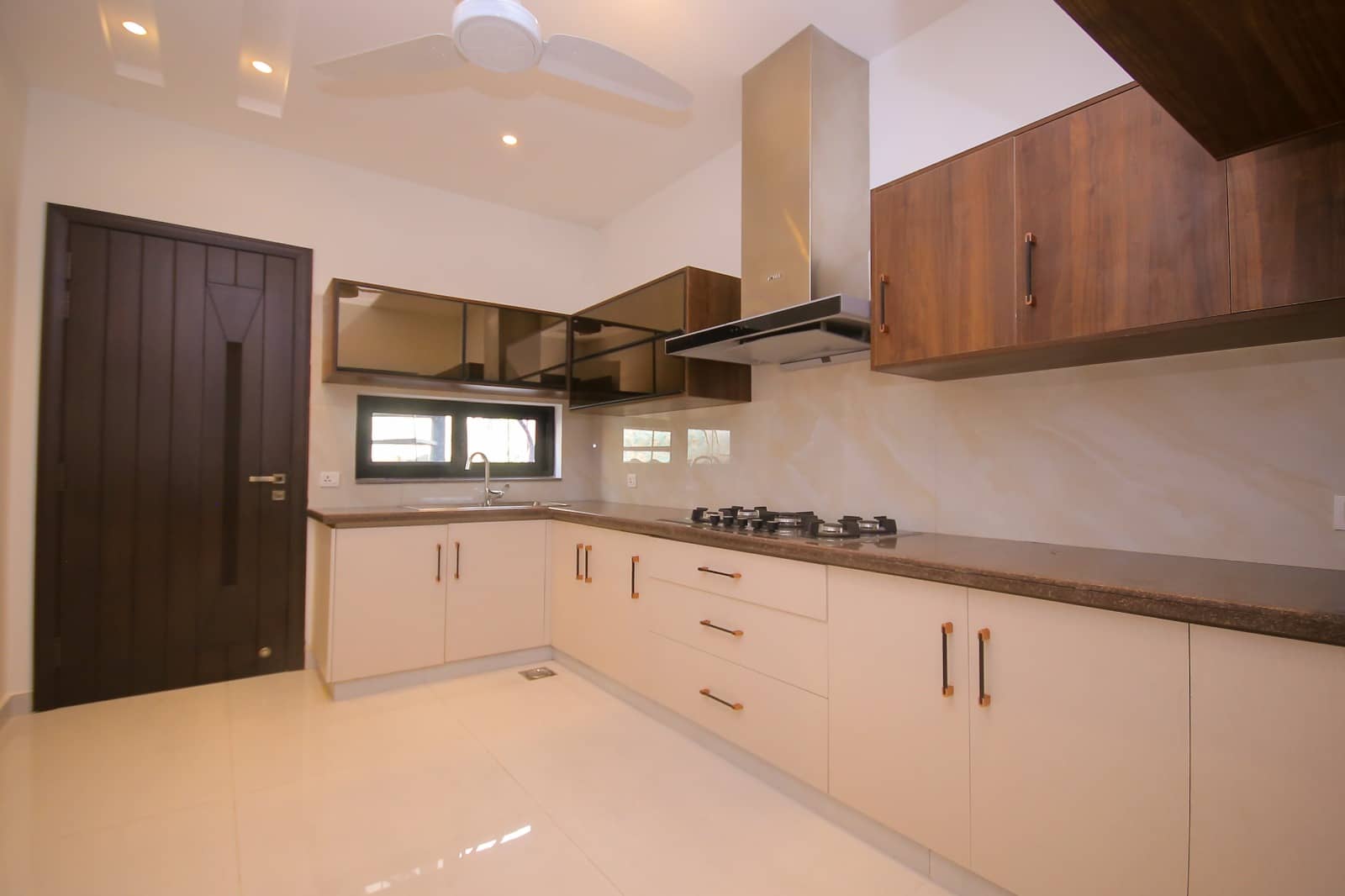 10 Marla Brand New House for Sale in DHA Phase 5 Lahore – Full Basement & 5 Bedroom 12