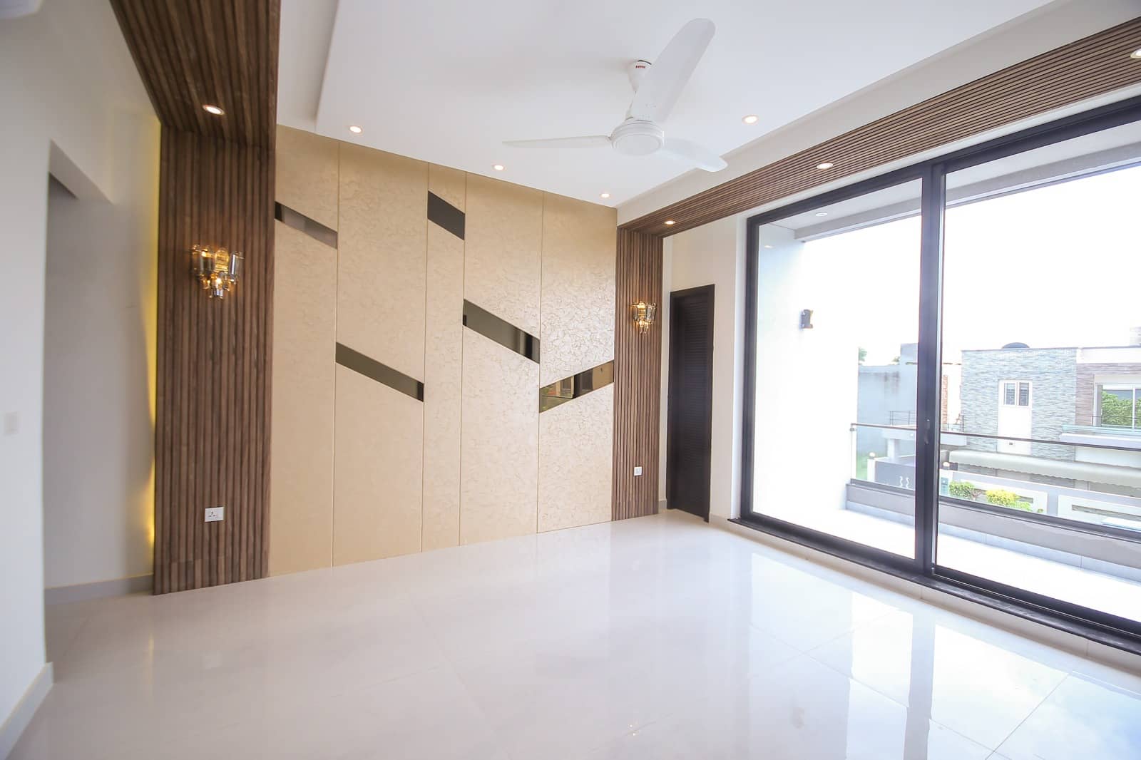 10 Marla Brand New House for Sale in DHA Phase 5 Lahore – Full Basement & 5 Bedroom 25