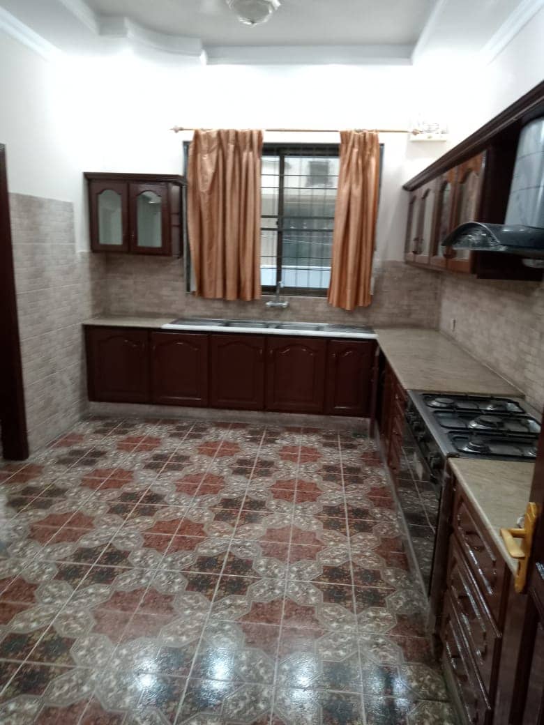 20 Marla Used House for Sale in DHA Phase 4 Lahore 5