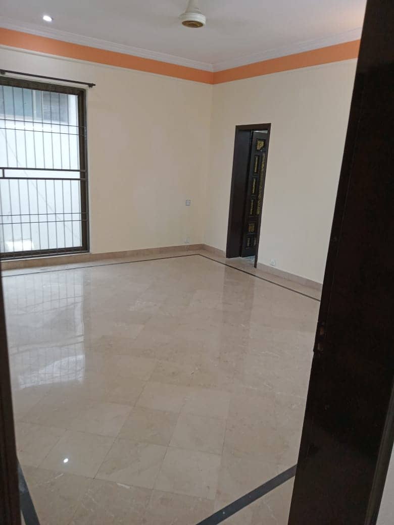 20 Marla Used House for Sale in DHA Phase 4 Lahore 16