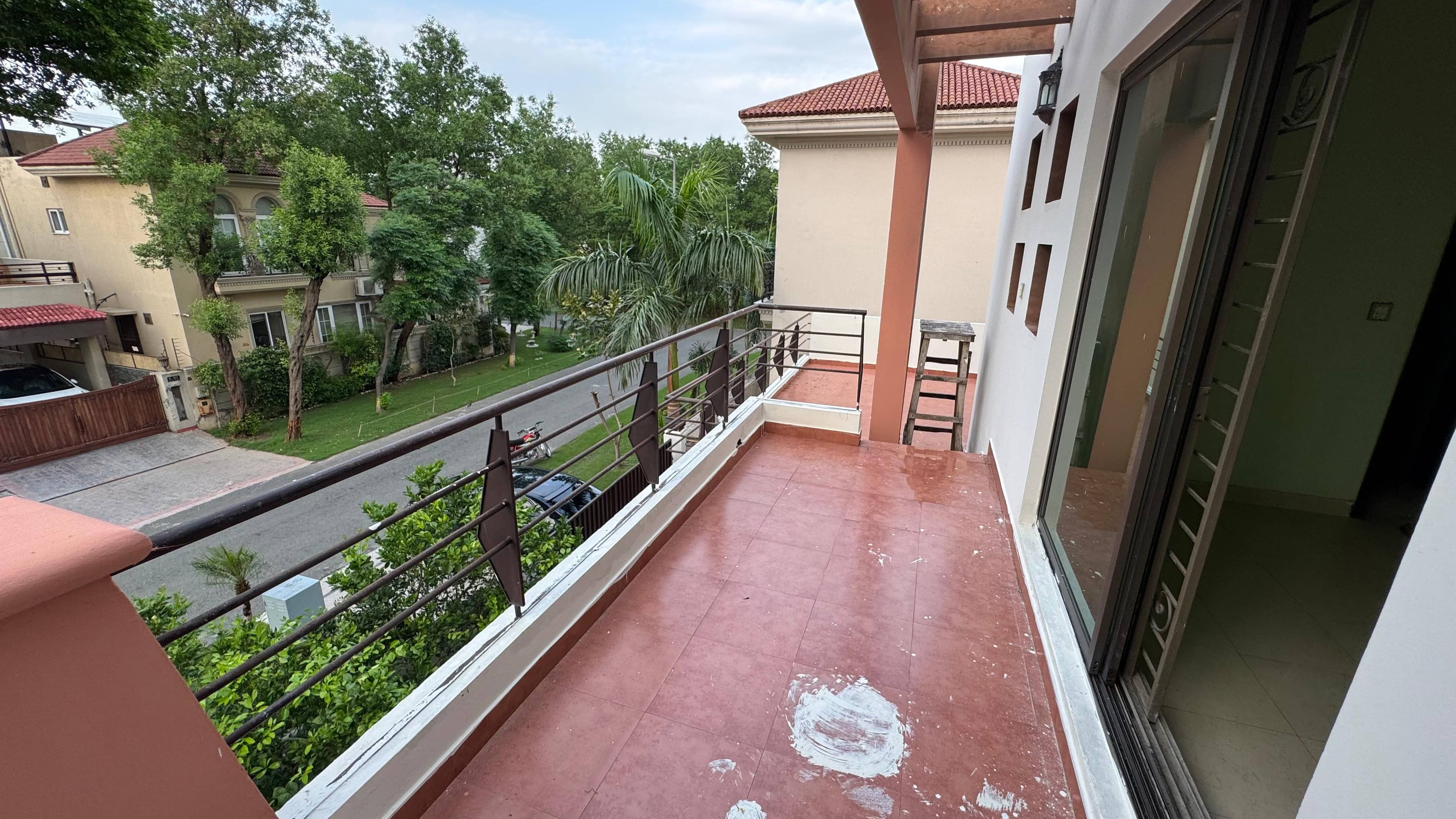 10 Marla Old House with Basement for Sale in DHA Phase 5 Lahore 7