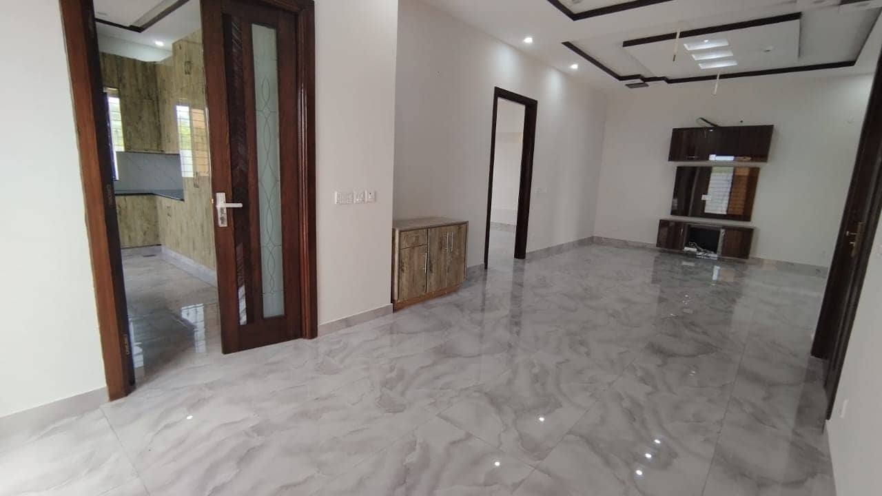 10 Marla Brand New House for Sale in DHA Phase 7 Lahore 5