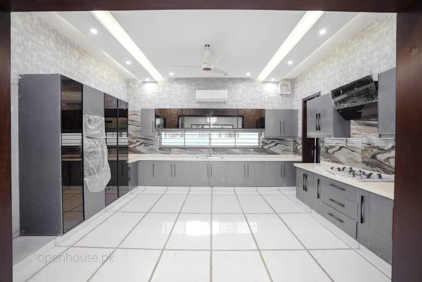 1 Kanal Un-Furnished House For sale in DHA Lahore | OH-0023 8