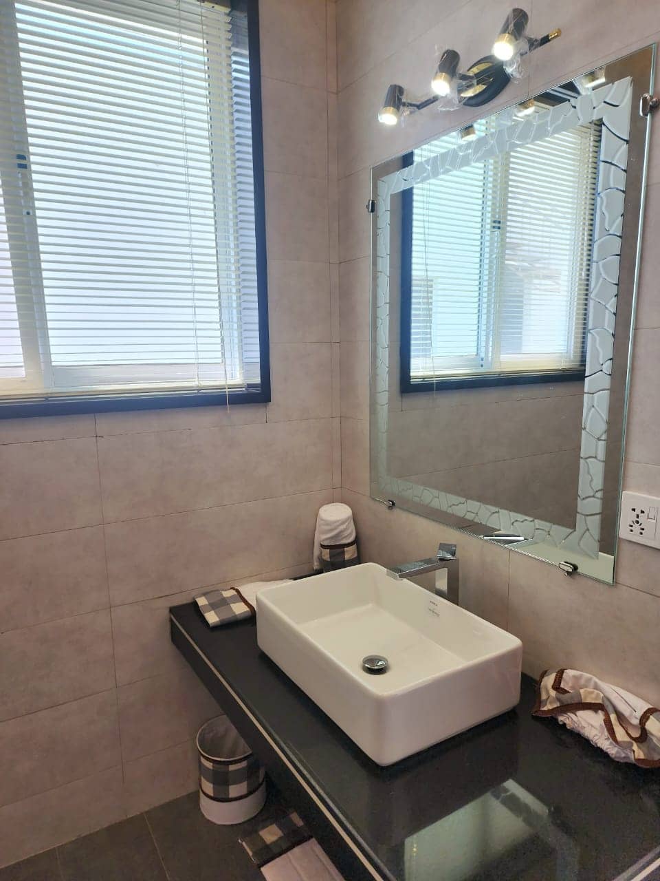 Brand New 10 Marla Semi-Furnished House for Sale in DHA Phase 5 19