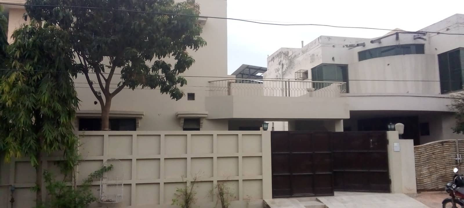 10 Marla Used House for Sale in DHA Phase 4 Lahore 1