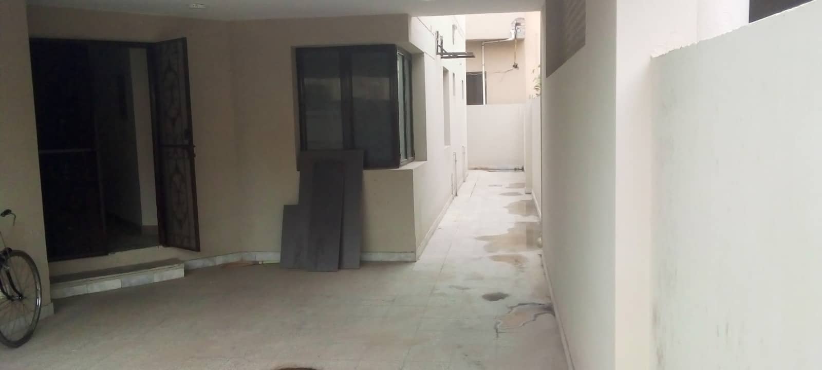 10 Marla Used House for Sale in DHA Phase 4 Lahore 3