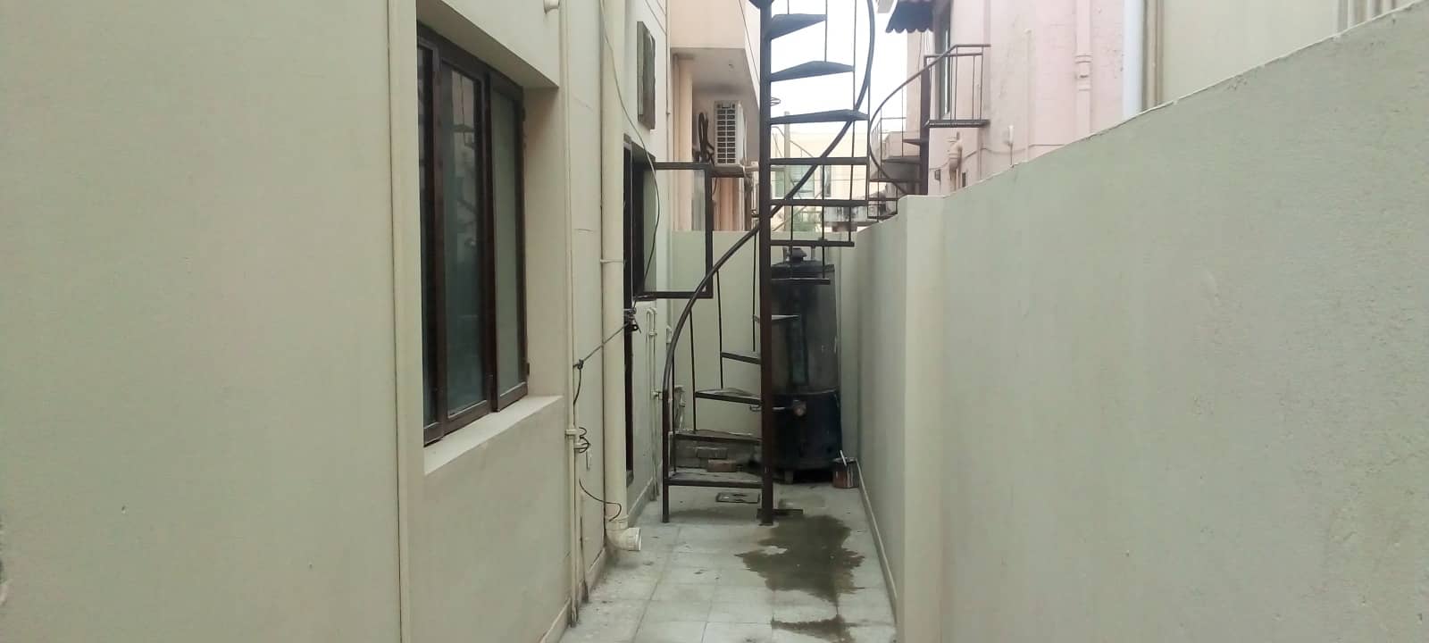 10 Marla Used House for Sale in DHA Phase 4 Lahore 7