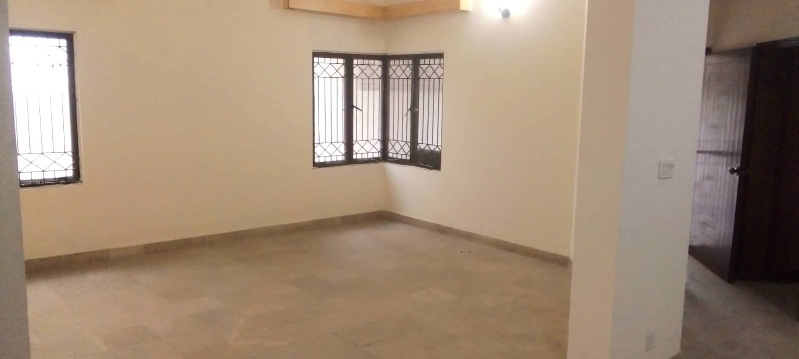 10 Marla Used House for Sale in DHA Phase 4 Lahore 8