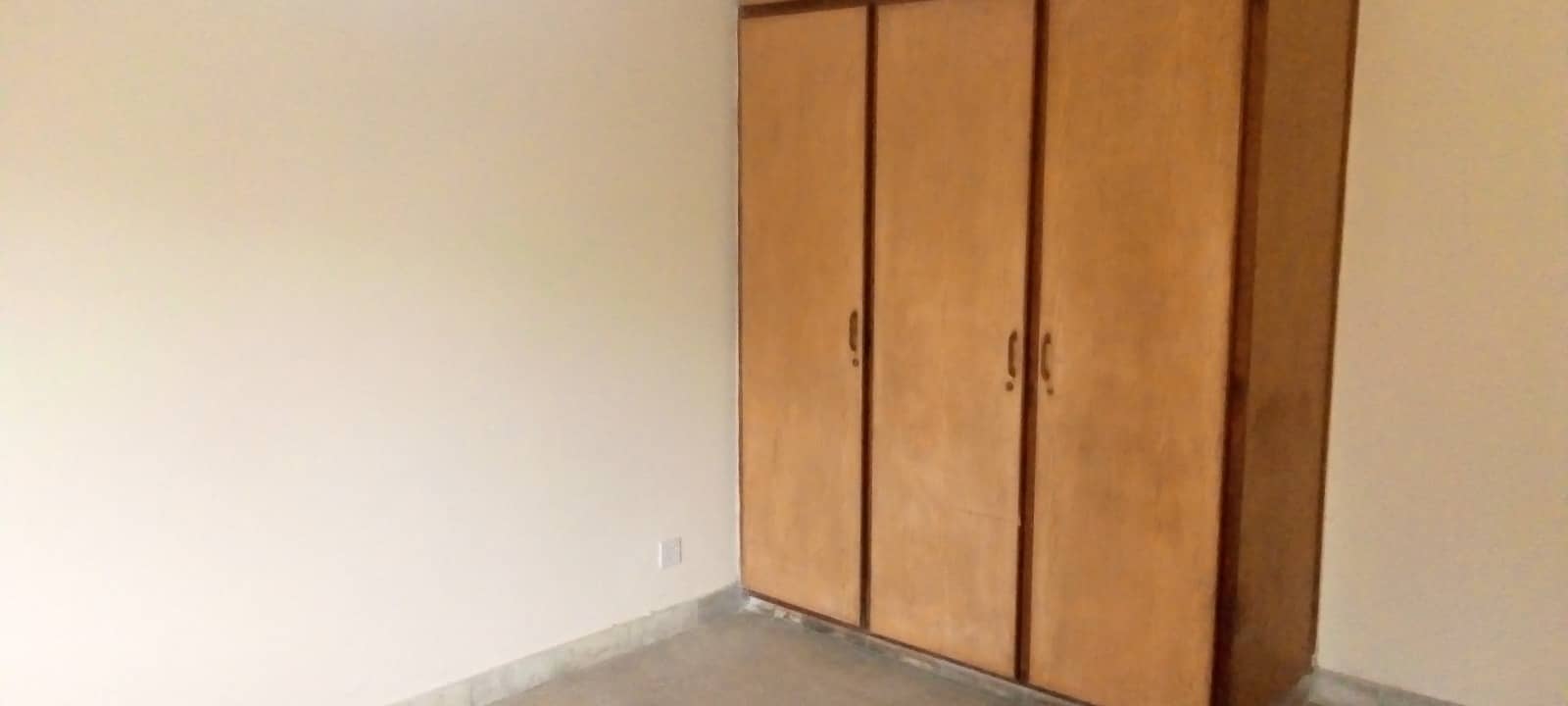 10 Marla Used House for Sale in DHA Phase 4 Lahore 13