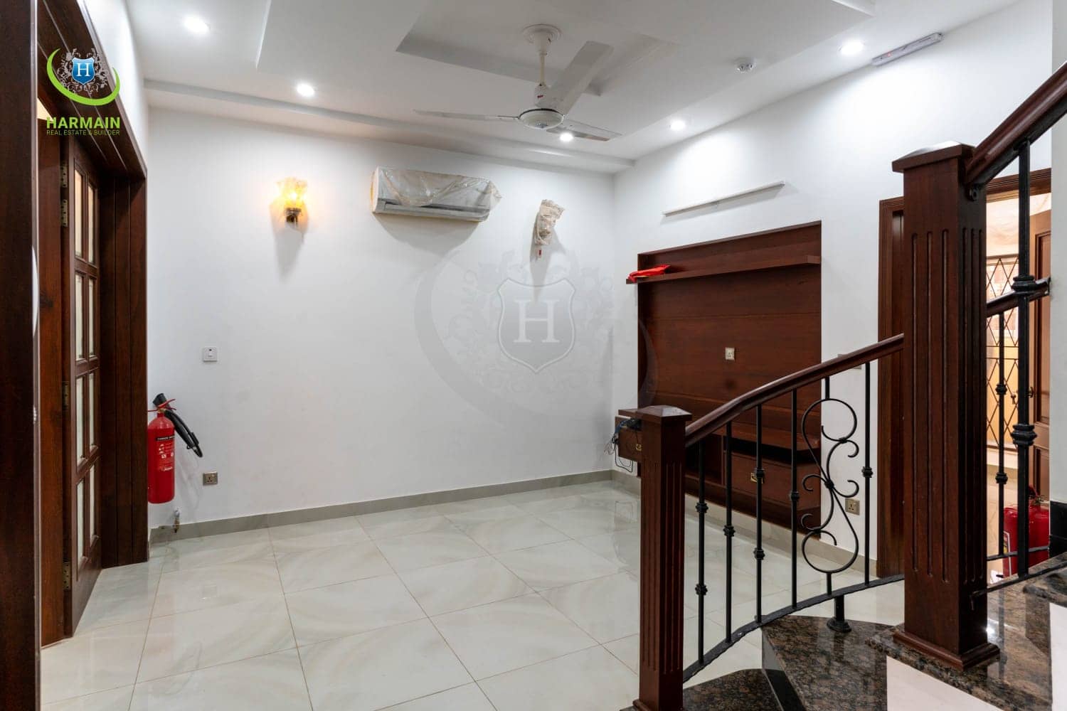 Semi Furnished 5 Marla Brand New House in DHA Phase 9 Lahore 3