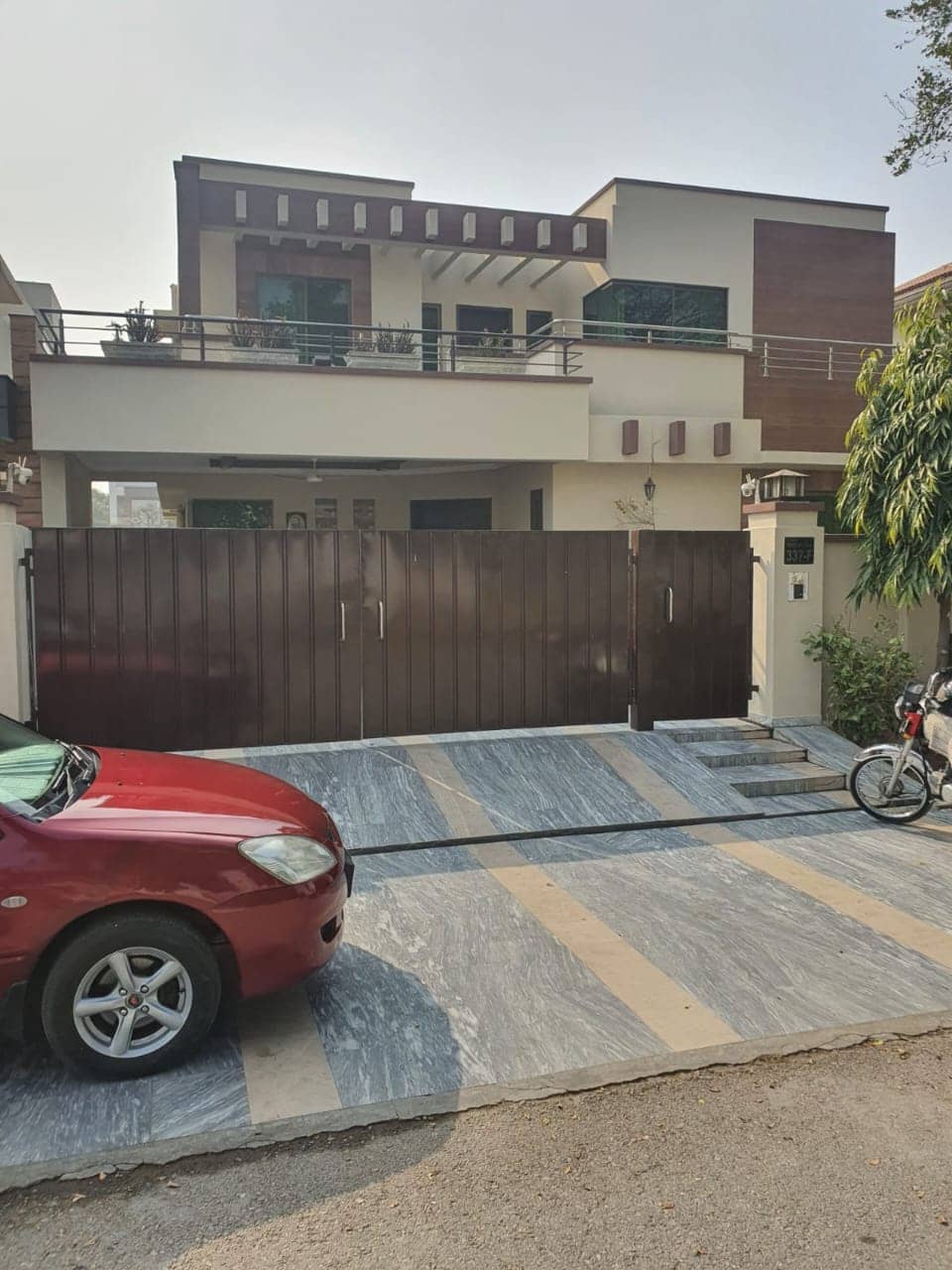 20 Marla Used House for Sale in DHA Phase 6 Lahore 2