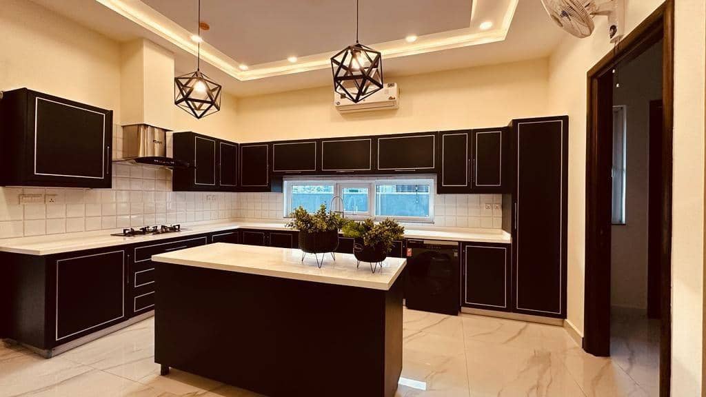 1 Kanal Semi-Furnished 6-Bed Luxury Home – DHA Phase 6, Lahore 13