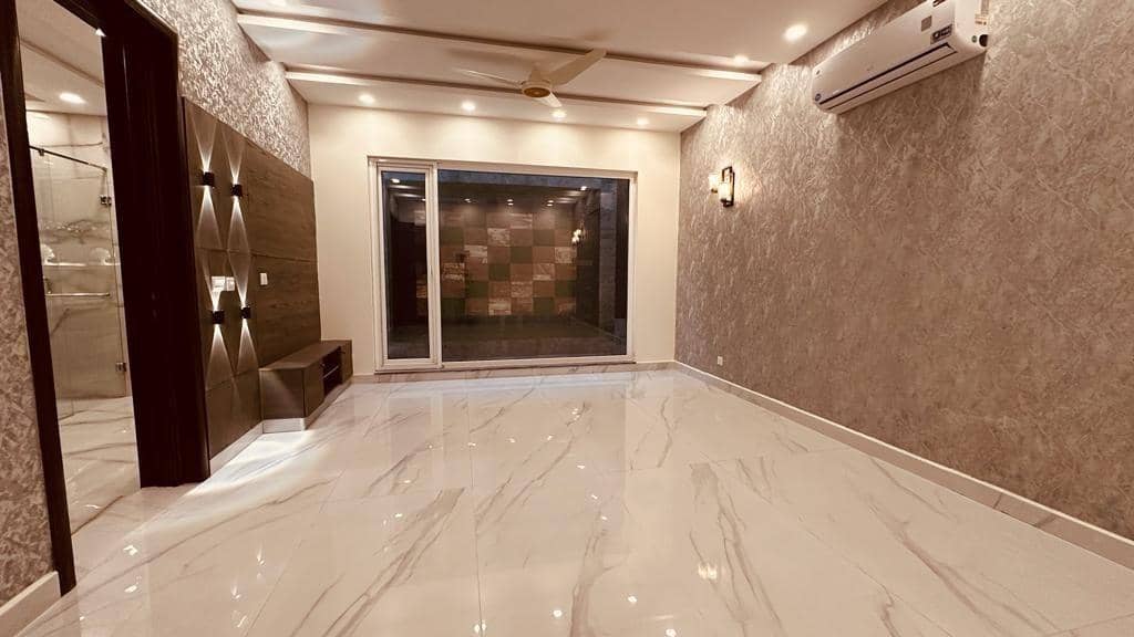1 Kanal Semi-Furnished 6-Bed Luxury Home – DHA Phase 6, Lahore 30