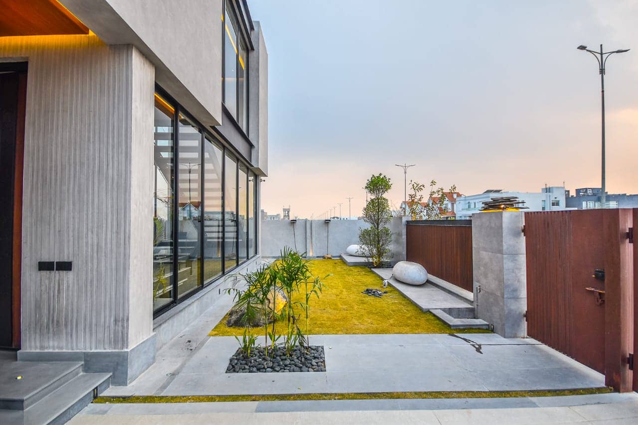 1 Kanal Fully Furnished Home with Basement – DHA Phase 7, Lahore 4