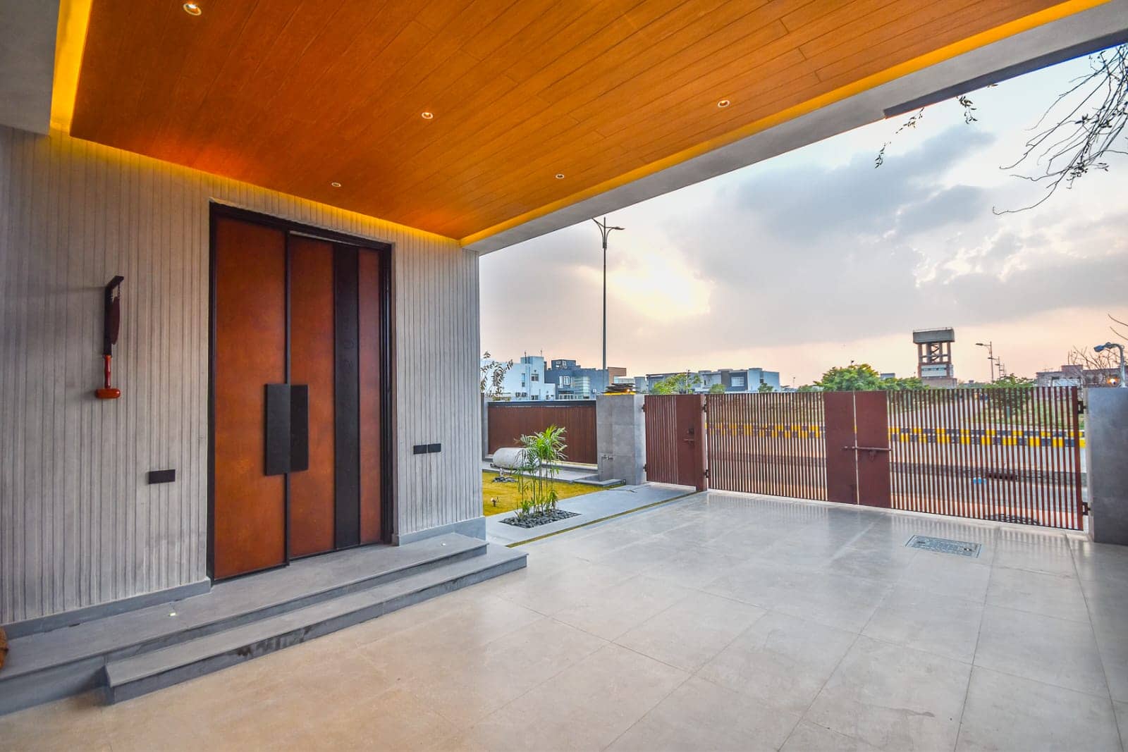 1 Kanal Fully Furnished Home with Basement – DHA Phase 7, Lahore 5