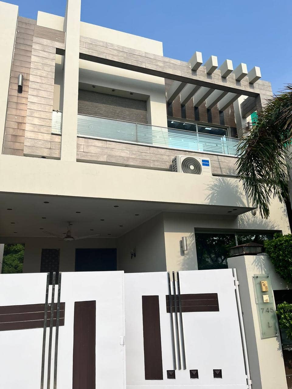 8 Marla Used House for Sale in DHA Phase 5 Lahore 1